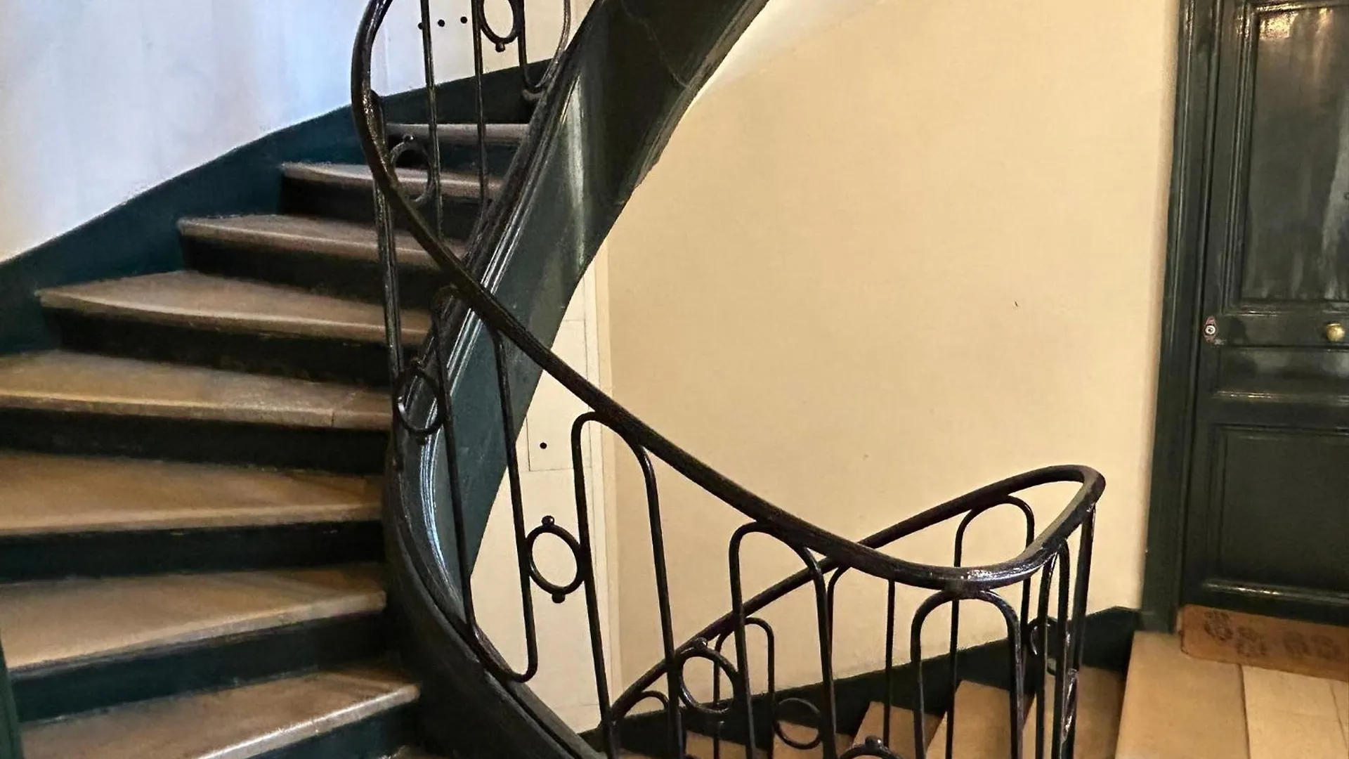 New 100M2 3-Bedroom Flat In Paris 6Th St Germain-Des-Pres