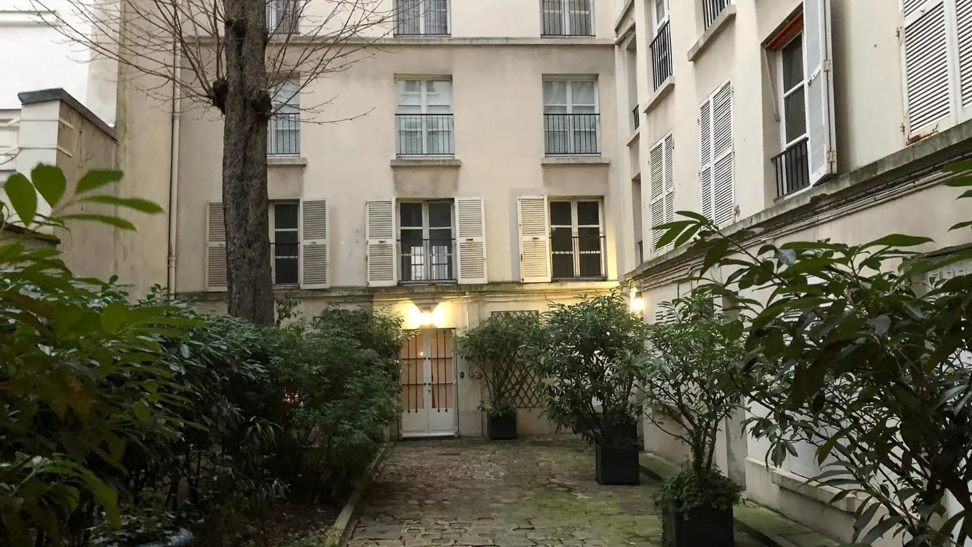 New 100M2 3-Bedroom Flat In Paris 6Th St Germain-Des-Pres 0*,